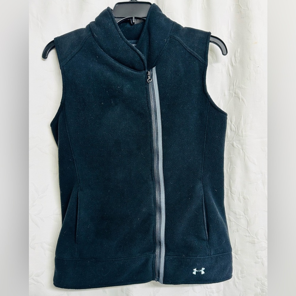 Under Armour Women/Unisex Flannel Full zippered high neck 2 pockets Black Vest M